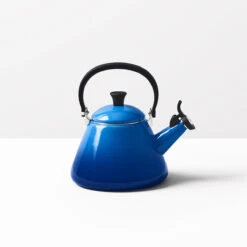 Le Creuset Kone Fluitketel 1,6 Liter Staal Azure 8 Le Creuset Kone Fluitketel 1,6 Liter Staal Azure -Keukenbenodigdheden Winkel 40101022200000 alt5