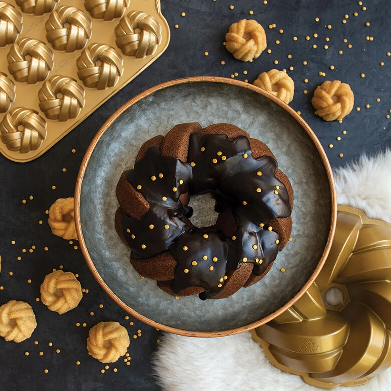 Nordic Ware Braided Bundt Tulband ø 26 Cm Gietaluminium Goudkleurig 9 Nordic Ware Braided Bundt Tulband ø 26 Cm Gietaluminium Goudkleurig - Afbeelding 7