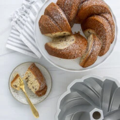 Nordic Ware Braided Bundt Tulband ø 26 Cm Gietaluminium Goudkleurig 18 Nordic Ware Braided Bundt Tulband ø 26 Cm Gietaluminium Goudkleurig -Keukenbenodigdheden Winkel 95577 braided bundt pan 01 780x780 22723.1622508626.1280.1280