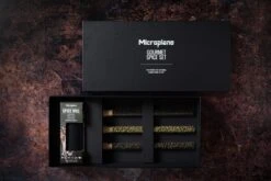 Microplane Kruidenmolen Met 3 Soorten Peper Staal Zwart 7 Microplane Kruidenmolen Met 3 Soorten Peper Staal Zwart -Keukenbenodigdheden Winkel gourmet pepper set 36176 box3 1 1