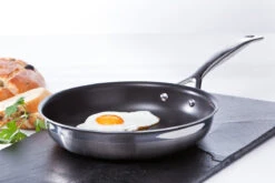 Le Creuset Magnetik Koekenpan Met Anti-aanbaklaag ø 20 Cm Rvs -Keukenbenodigdheden Winkel lc 3p fp20n 12
