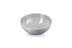 Le Creuset Saladeschaal 2,2 Liter ø 24 Cm Aardewerk Mist Grey -Keukenbenodigdheden Winkel lc 20201020 zs ps fs 70120245410001 003