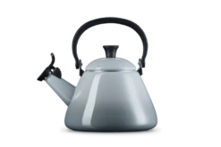 Le Creuset Kone Fluitketel 1,6 Liter Staal Mist Grey 8 Le Creuset Kone Fluitketel 1,6 Liter Staal Mist Grey -Keukenbenodigdheden Winkel lc 20201215 zs ps fs 40101025410000 003