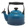 Le Creuset Tradition Fluitketel 2,1 Liter Staal Marseillebla 2 Le Creuset Tradition Fluitketel 2,1 Liter Staal Marseillebla -Keukenbenodigdheden Winkel le creuset tradition fluitketel 2 1 liter staal marseilleblauw
