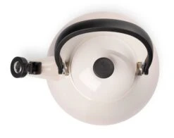 Le Creuset Kone Fluitketel 1,6 Liter Staal Shell Pink -Keukenbenodigdheden Winkel rs8933 lc 20190711 th ps 0652 2 scr