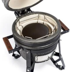 The Bastard Model 2021 Small Urban Kamado Keramiek Mat Zwart -Keukenbenodigdheden Winkel the bastard urban keramische barbecue small 2021 6